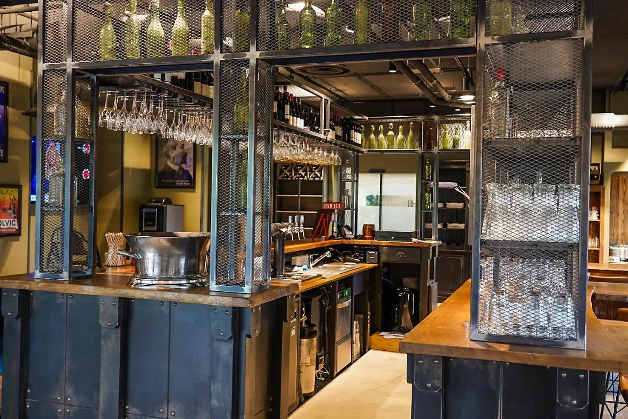 ***  B&B Hotel Clermont-Ferrand A71-A75 La Meridienne Francia